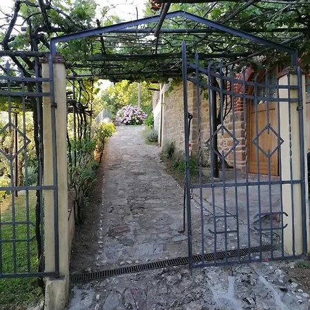 La Calona Apartment *